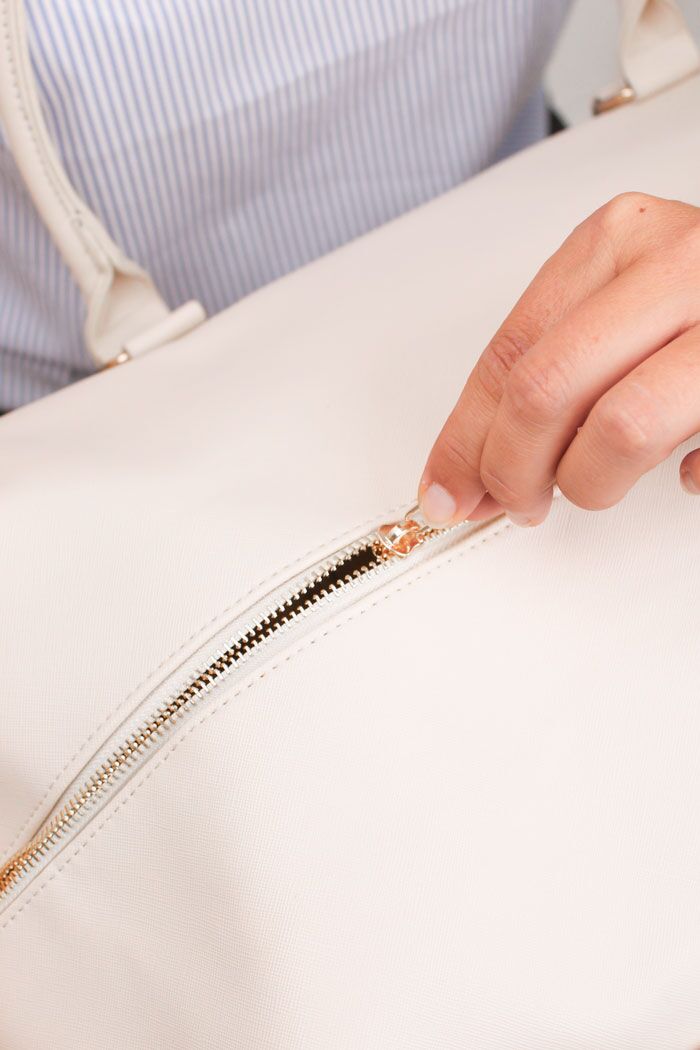 borsone-viaggio-nome-regalo-personalizzato-bianca-dettagli