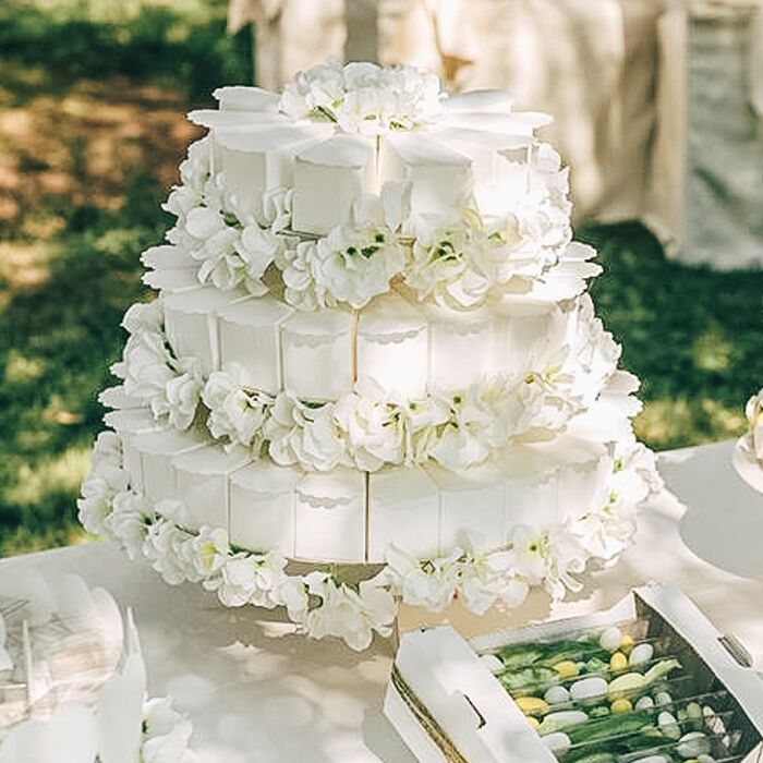 Alzata Decorativa a 3 Piani in Cartone Bianco Idea Decoro Confettata Angolo Bomboniere Battesimo Matrimonio