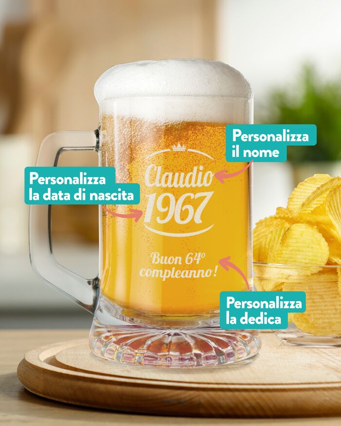 Boccale da Birra Personalizzato con Manico Con Nome, Data di Nascita e Dedica - Idea Regalo di Compleanno per Lui, Amico, Collega o per Chi Ama la Birra - immagine 3