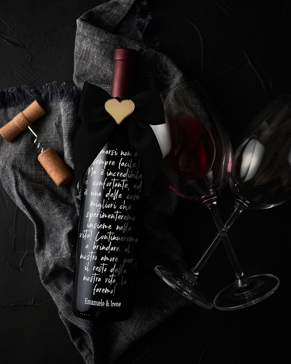 bottiglia-vino-scritta-personalizzata-nastro-cuoricino-amore-valentino