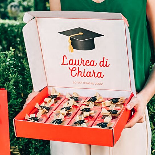 scatoline-portaconfetti-con-vassoio-laurea-bomboniere