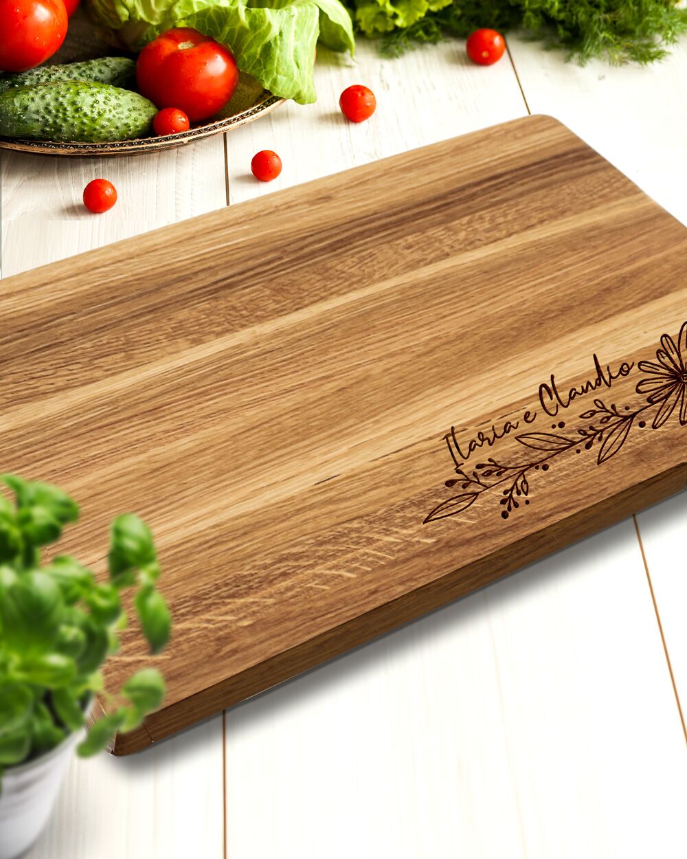 tagliere-personalizzato2-incisione-fiori-nome-coppia