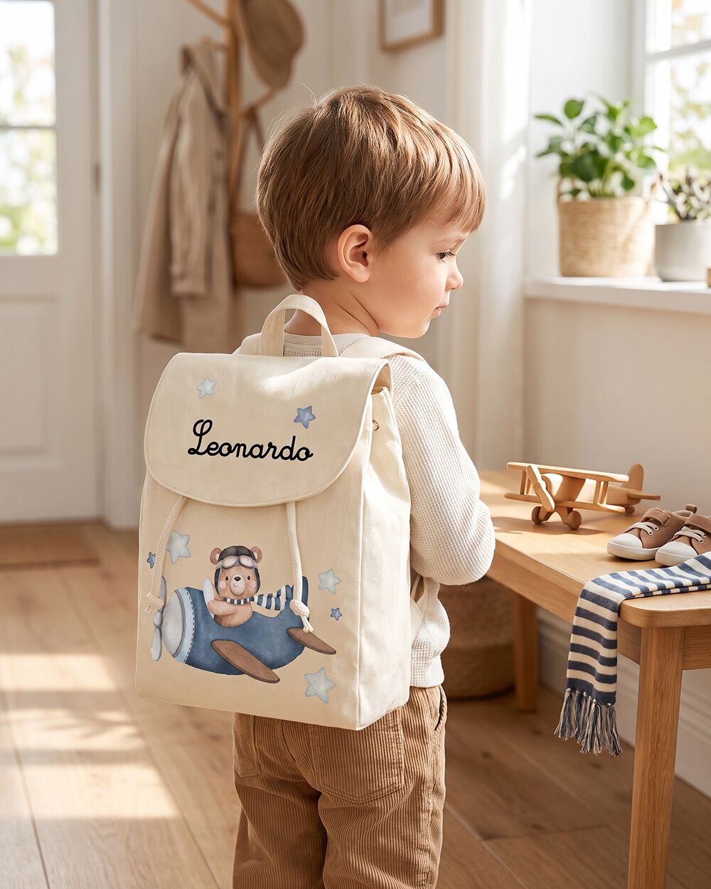 Zainetto per Scuola e Asilo, Personalizzato con Nome e Orsetto Viaggiatore – Idea Zaino Scuola per Bambini, Back to School - immagine 4