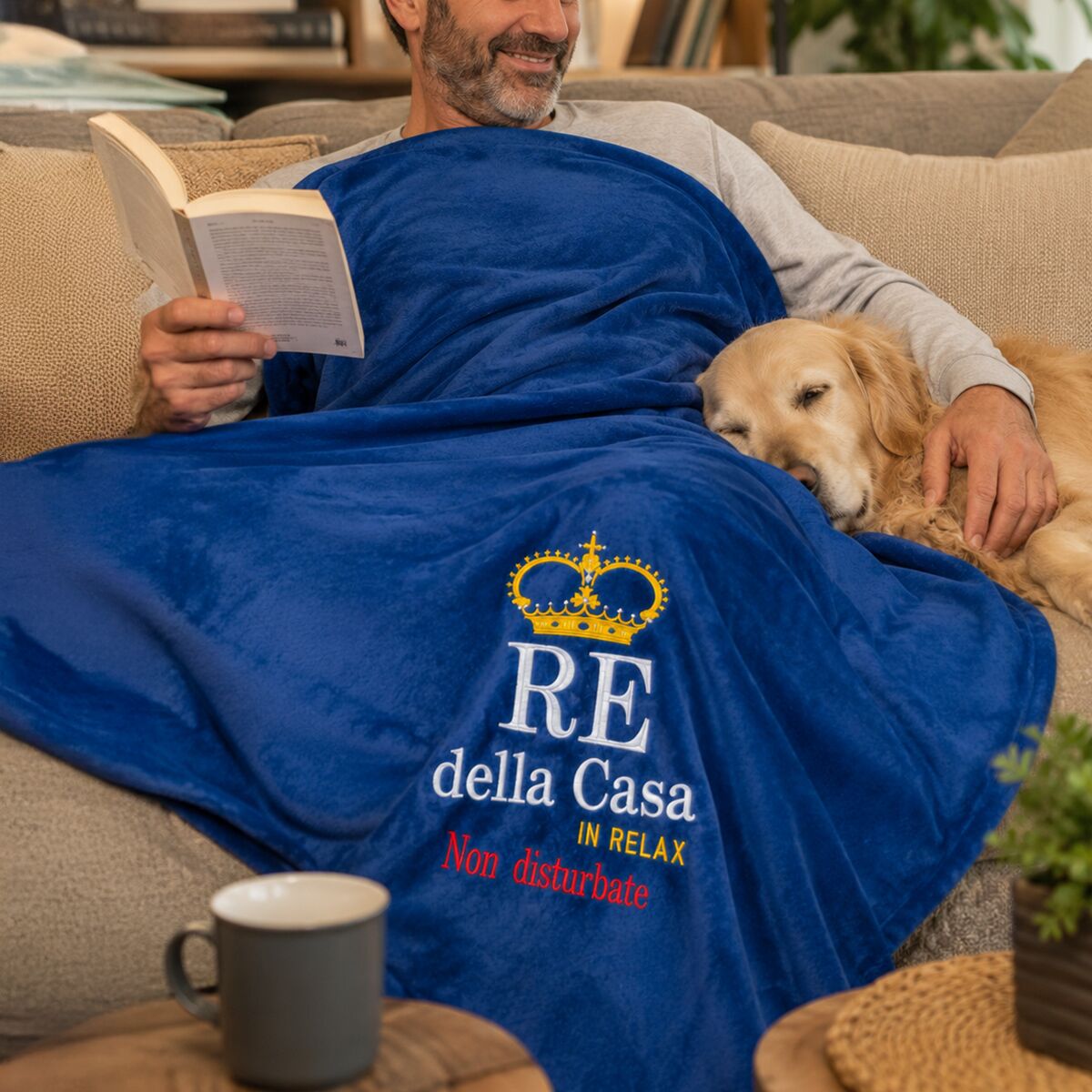 Coperta Plaid Ricamata "Re della Casa in Relax - Non Disturbare" - Idea Regalo Divertente Festa del Papà