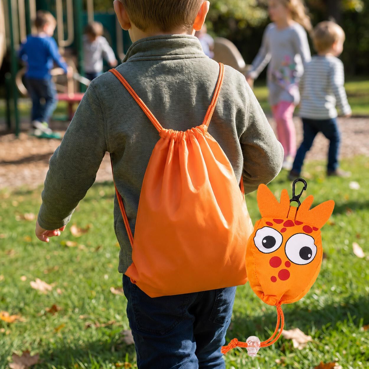 regalo-personalizzato-portachiavi-scuola-asilo-materna-sacca-zainetto-giraffa04
