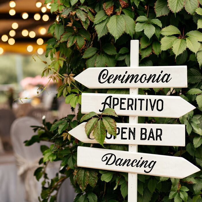 frecce-direzioni-matrimonio-legno-bianche-indicazioni