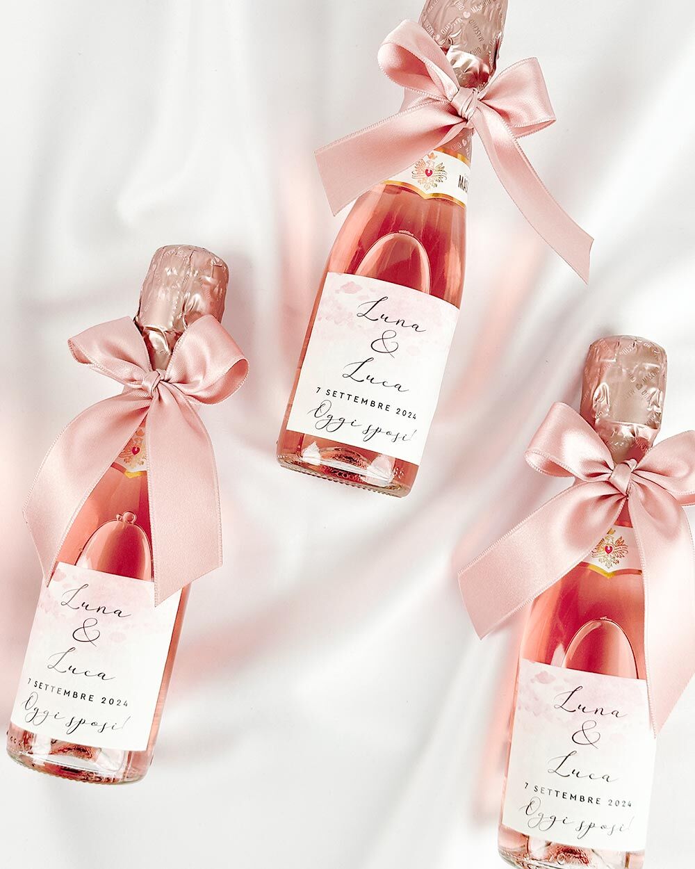 bomboniera-personalizzata-rose-vino-matrimonio