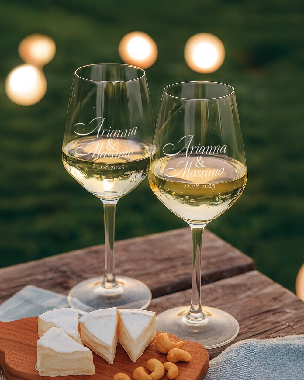 Coppia di Calici, Set 2 Calici da Vino Personalizzati con Nomi e Data in Corsivo - Idea Regalo per Anniversario, Matrimonio - immagine 29