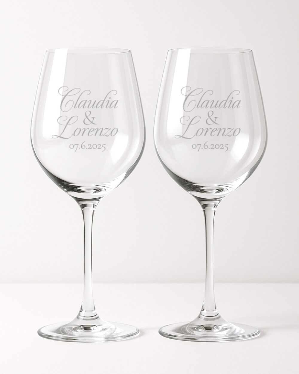 Coppia di Calici, Set 2 Calici da Vino Personalizzati con Nomi e Data in Corsivo - Idea Regalo per Anniversario, Matrimonio - immagine 30