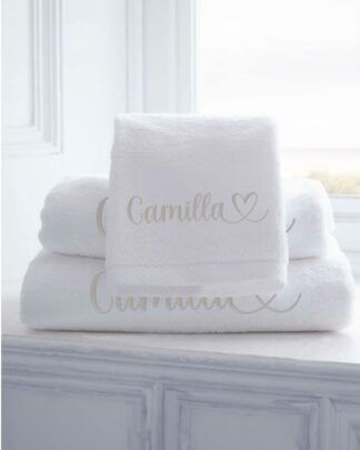 Asciugamano Ricamato da Viso 60x110 cm, Personalizzato con Nome e Cuore - Idea Regalo per la Casa, per Lei, per la Famiglia