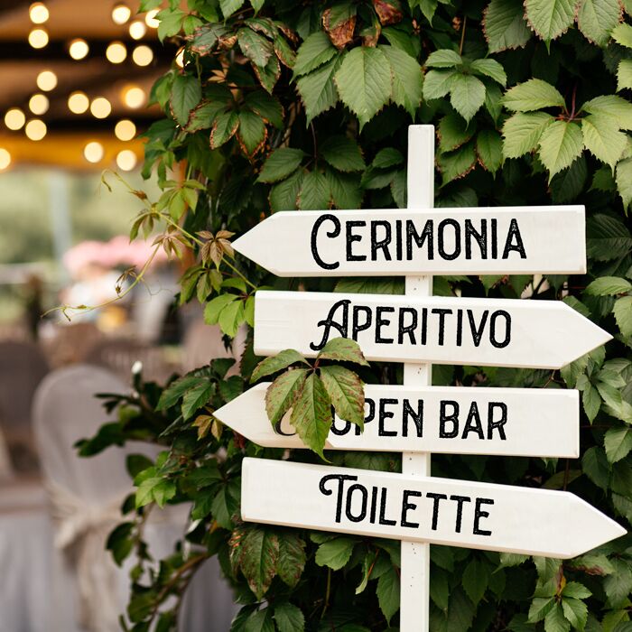frecce-direzioni-matrimoniolegno-bianche-indicazioni