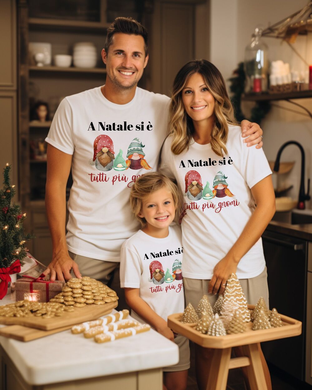 Tshirt A Natale Si E Tutti Piu Gnomi Famiglia