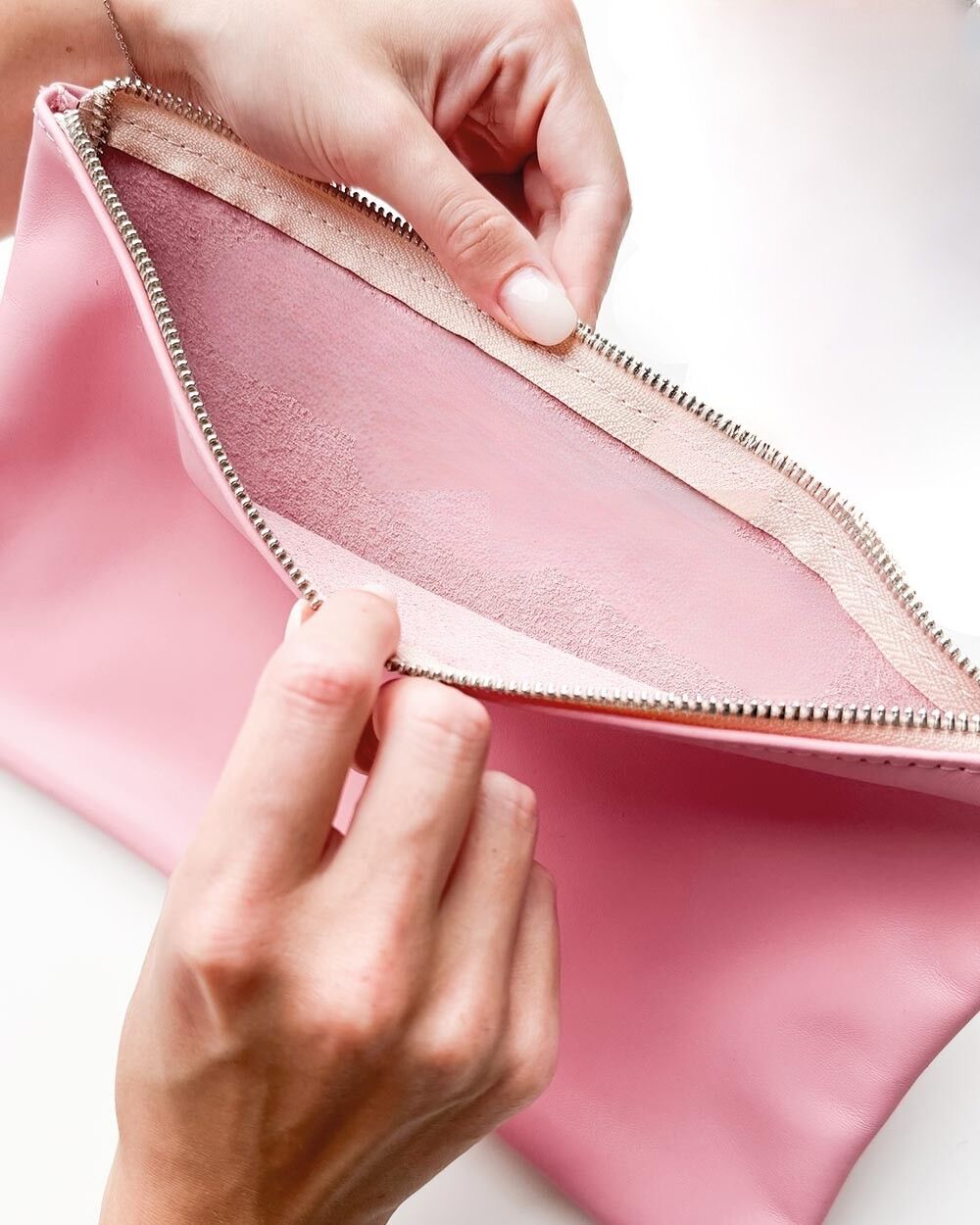 pochette cuoio
