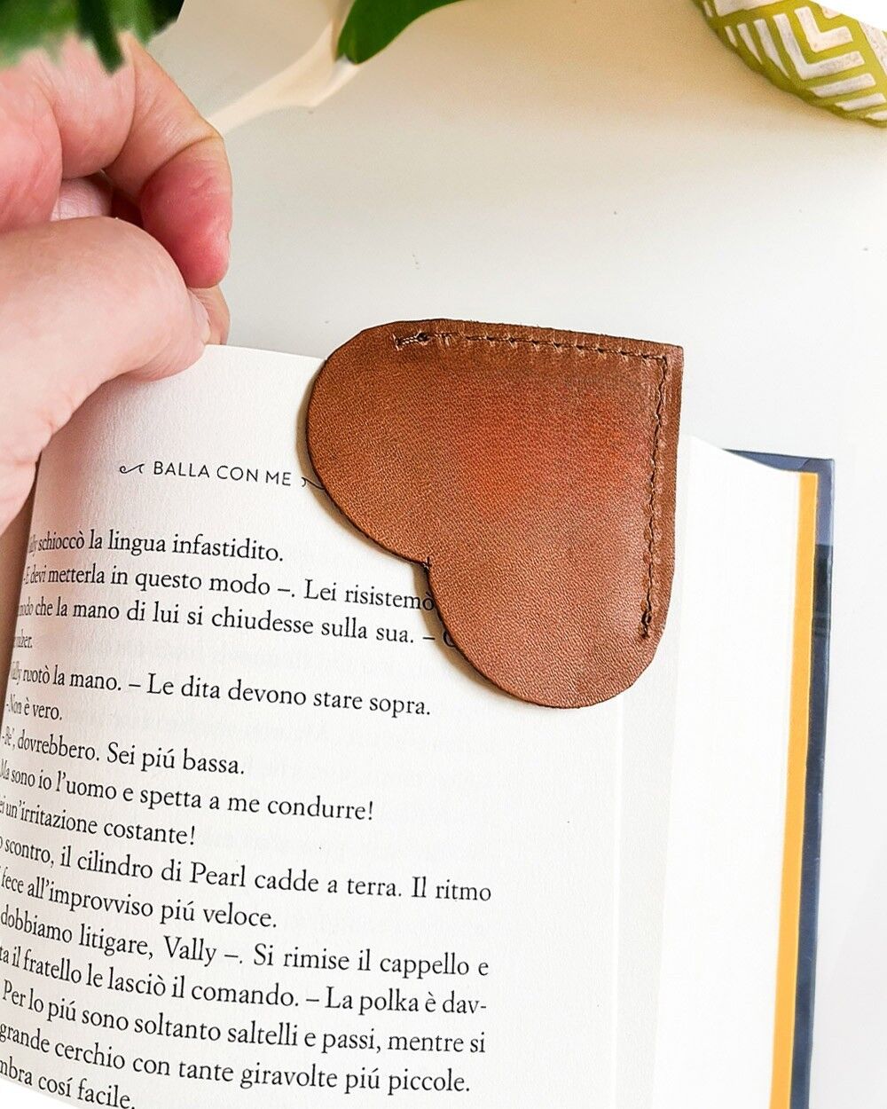 segnalibro-cuore-cuoio
