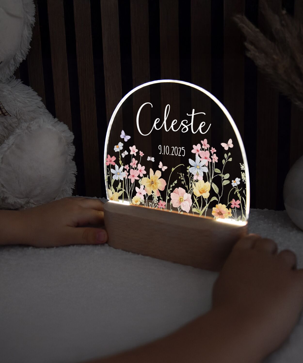 Lampada a LED in Plexiglass Personalizzata con Nome, Data e Fiori – Idea Regalo Nascita, Battesimo, Compleanno Bambina - immagine 3