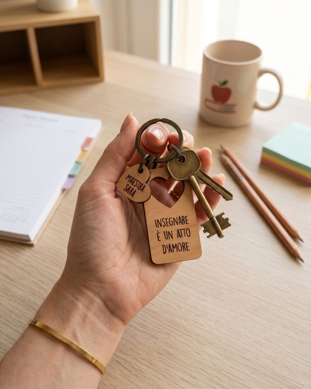 portachiavi-legno-personalizzato-idea-regalo-maestra-5