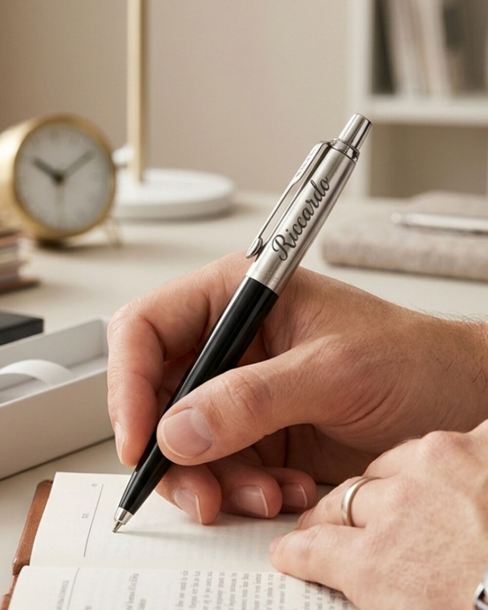 regalo-personalizzato-penna-nome-compleano-laurea-maestro