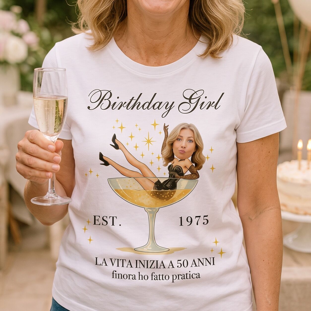 t-shirt-personalizzata-vita-inizia-50-anni-con-donna-su-champagnew02