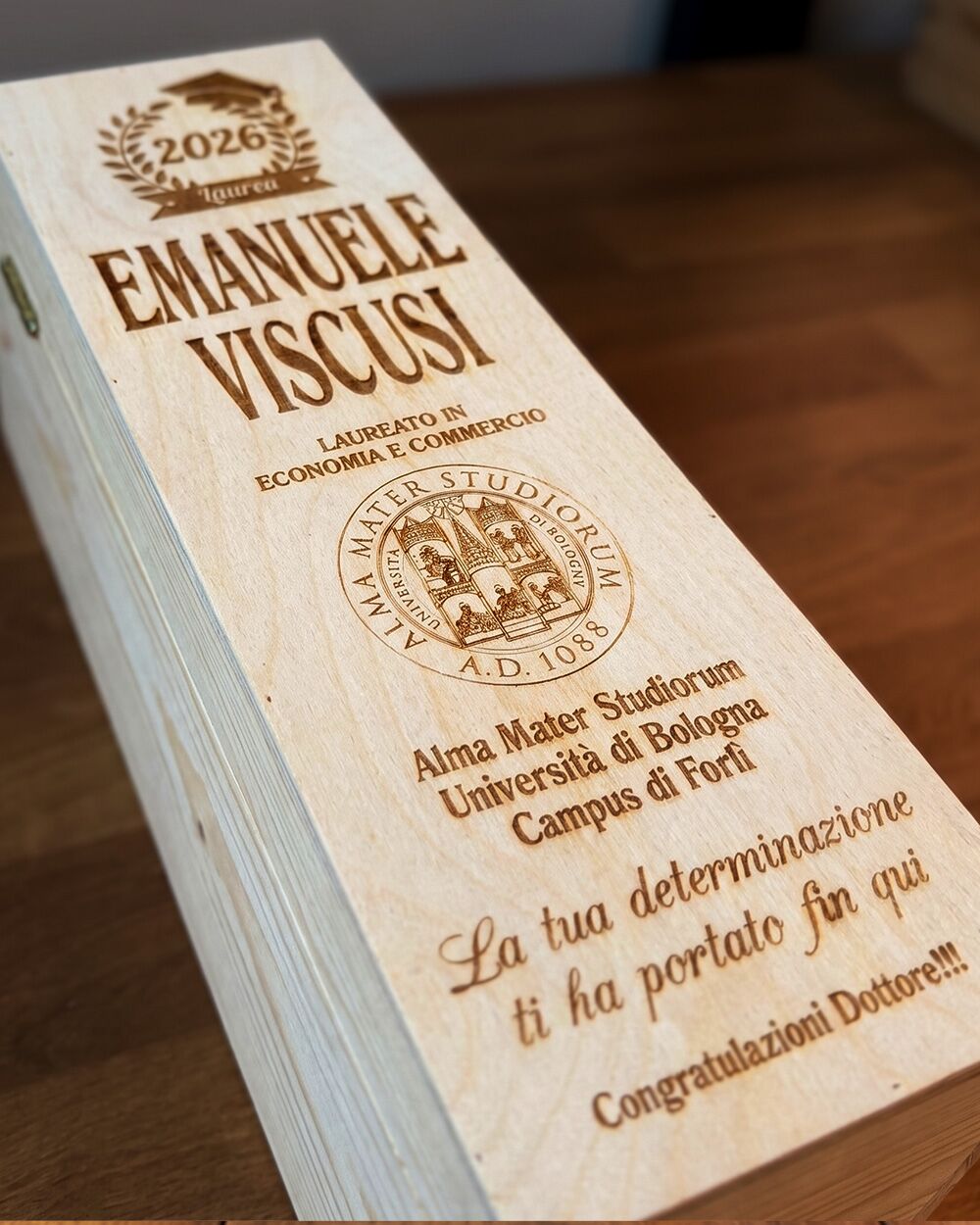 CASSETTINA-PERSONALIZZATA-LAUREA-LOGO-UNIVERSITAW