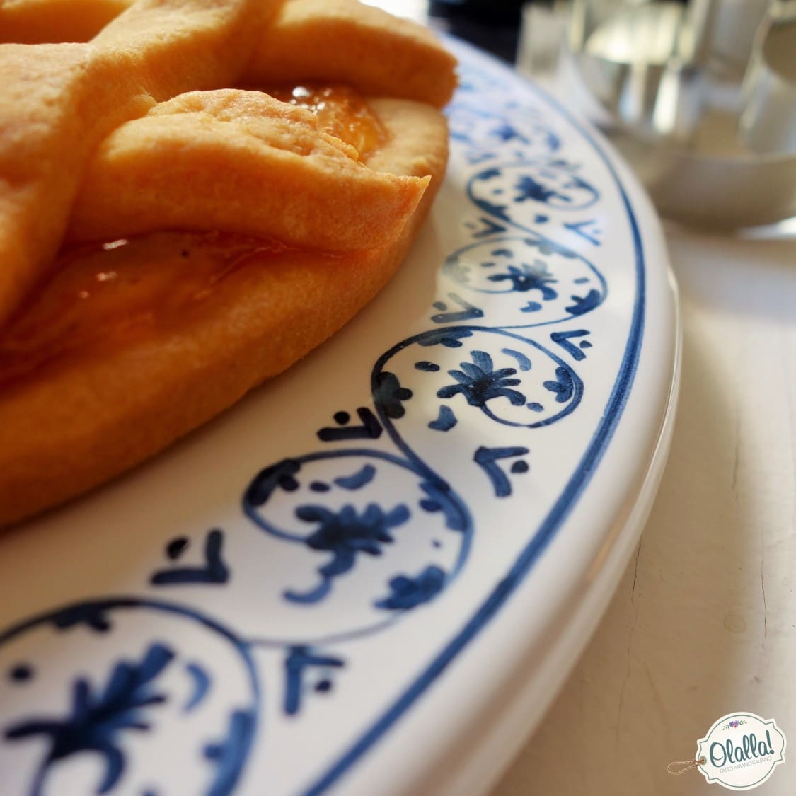 Piatto da Torta Personalizzata con Frase a Scelta in Ceramica Dipinta a Mano "Le Torte di ..." - immagine 6