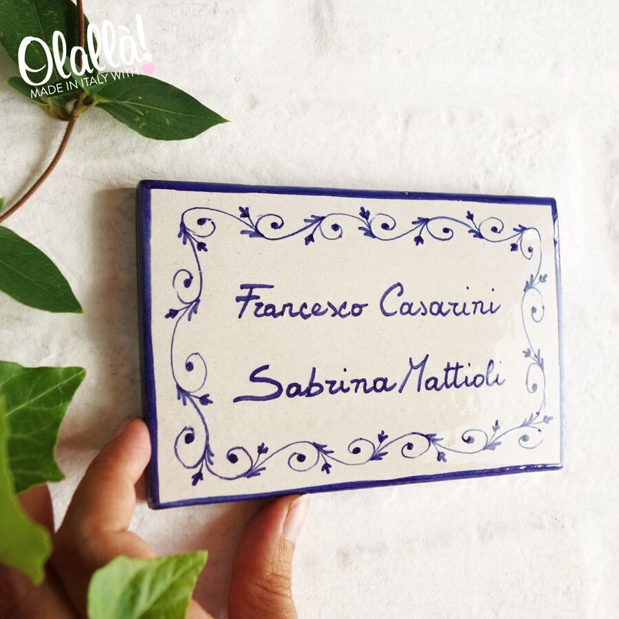 targa-nome-famiglia-cicivo-decoro-ricciolo-ceramica