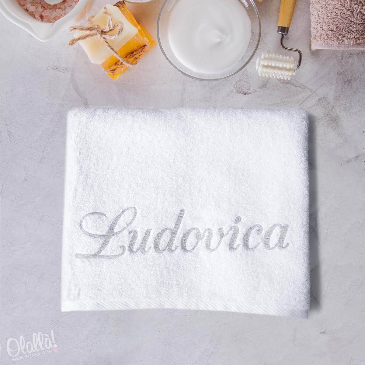 Asciugamano Ricamato da Viso 60x110 cm, Personalizzato con Nome in Corsivo Classico - Idea Regalo per la Casa, per Lei, per la Famiglia - immagine 4