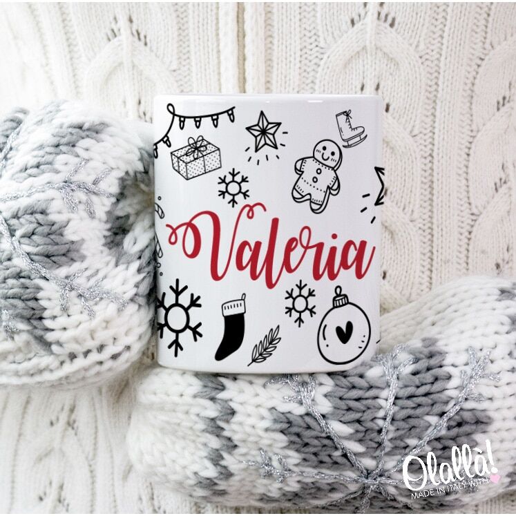 Tazza Personalizzata con Nome e Decorazioni Natalizie in Bianco e Nero - Idea Regalo Natale - immagine 4