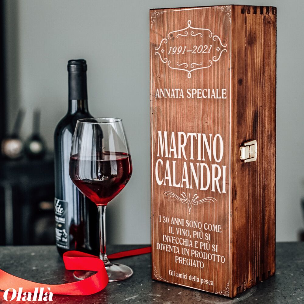 Cassettina Porta Vino in Legno Incisa e Personalizzata con Nome, Anni e Dedica - Idea Regalo Compleanno Importante, 50, 40, 30 Anni - immagine 3