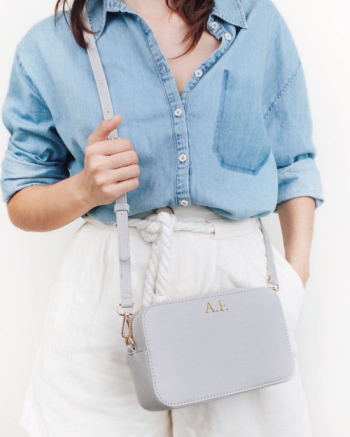 Borsetta Pochette a Tracolla in Ecopelle Personalizzata con Iniziali del Nome - Idea Regalo Laurea Ragazza, Lei - immagine 2