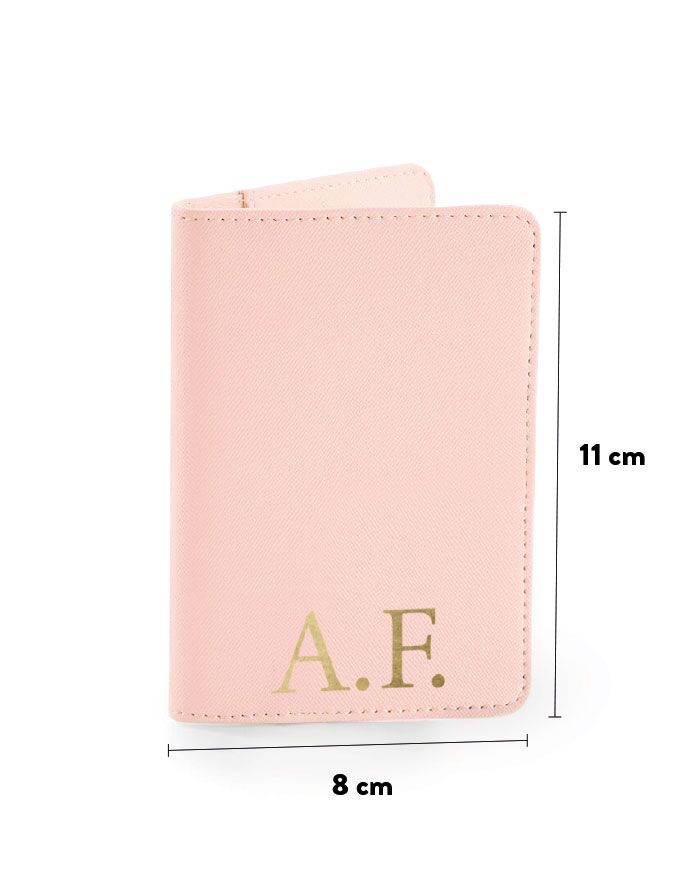 Porta Passaporto in Ecopelle Personalizzato con Iniziali – Idea Regalo Laurea, Regalo per Lei, Regalo per Viaggio - immagine 6