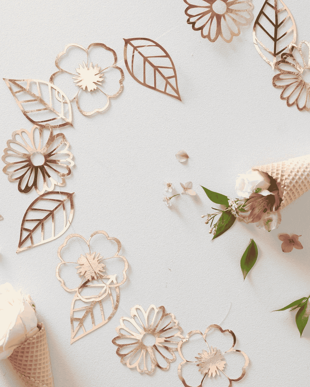 festone-ghirlanda-di-fiori-in-lamina-oro-rosa