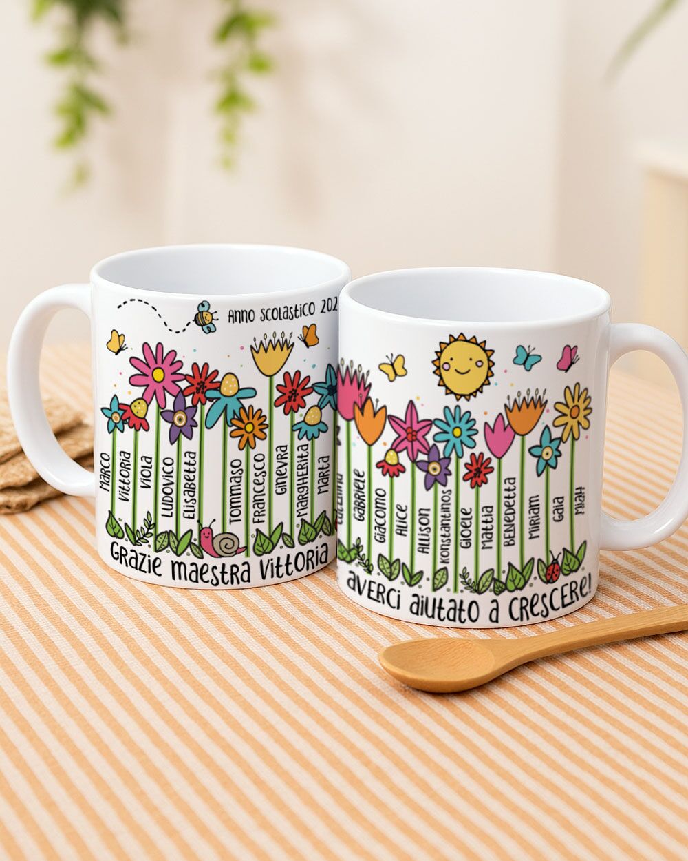 Tazza Personalizzata con Fiori e Nomi dei Bambini - Idea Regalo per Maestra - immagine 2