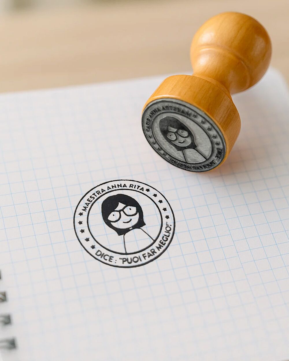 timbro-personalizzato-regalo-maestra03