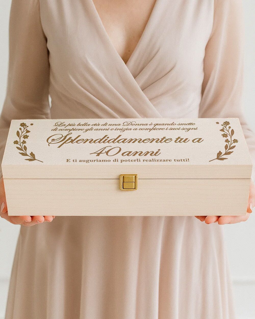cassettina-vino-personalizzata-regalo-compleanno-lei-splendidamente-tu-a-40-anni