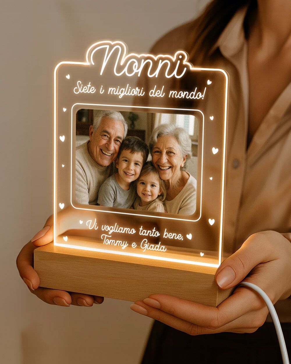 Lampada a Led Placca in Plexiglass "Nonna" Personalizzata con Foto, Nomi e Dedica - Idea Regalo per la Nonna, Festa dei Nonni - immagine 18